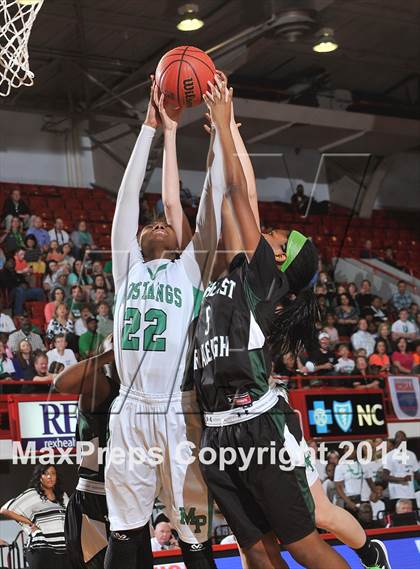 Thumbnail 2 in Myers Park vs. Southeast Raleigh (NCHSAA 4A Final) photogallery.