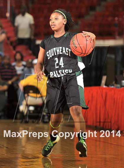 Thumbnail 2 in Myers Park vs. Southeast Raleigh (NCHSAA 4A Final) photogallery.