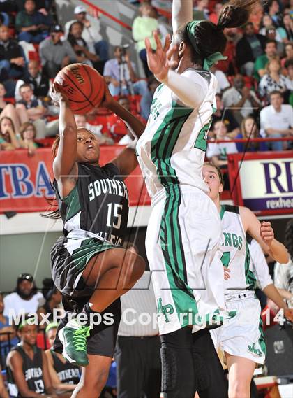 Thumbnail 1 in Myers Park vs. Southeast Raleigh (NCHSAA 4A Final) photogallery.
