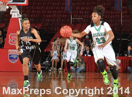 Thumbnail 1 in Myers Park vs. Southeast Raleigh (NCHSAA 4A Final) photogallery.