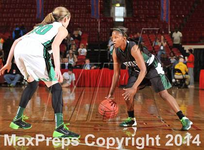 Thumbnail 2 in Myers Park vs. Southeast Raleigh (NCHSAA 4A Final) photogallery.