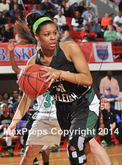 Thumbnail 3 in Myers Park vs. Southeast Raleigh (NCHSAA 4A Final) photogallery.