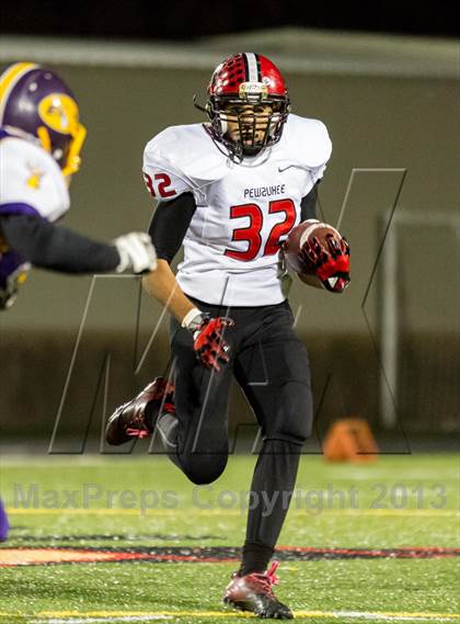 Thumbnail 1 in Elkhorn vs Pewaukee (WIAA D3 Round 1 Playoff) photogallery.