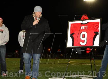 Thumbnail 1 in Elkhorn vs Pewaukee (WIAA D3 Round 1 Playoff) photogallery.