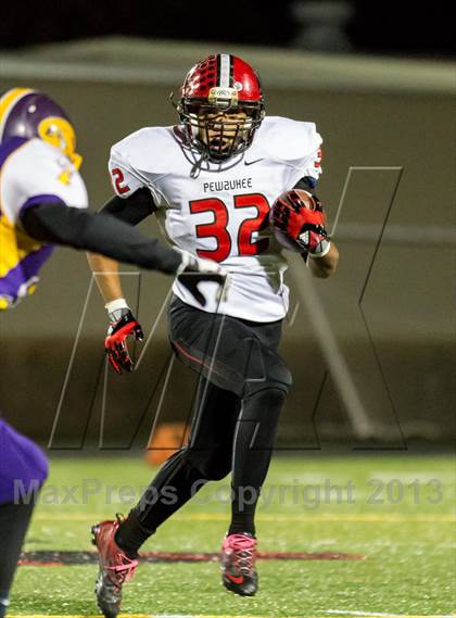 Thumbnail 2 in Elkhorn vs Pewaukee (WIAA D3 Round 1 Playoff) photogallery.