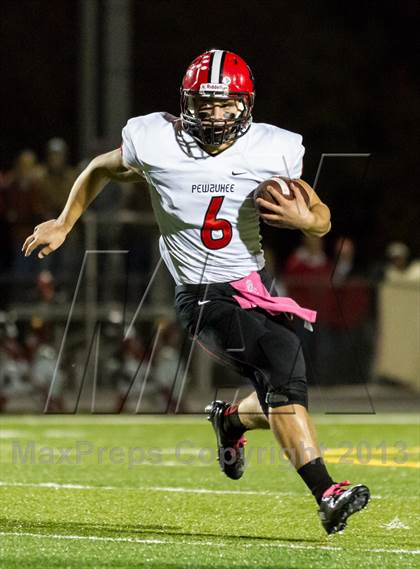 Thumbnail 1 in Elkhorn vs Pewaukee (WIAA D3 Round 1 Playoff) photogallery.