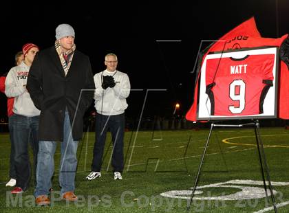 Thumbnail 3 in Elkhorn vs Pewaukee (WIAA D3 Round 1 Playoff) photogallery.