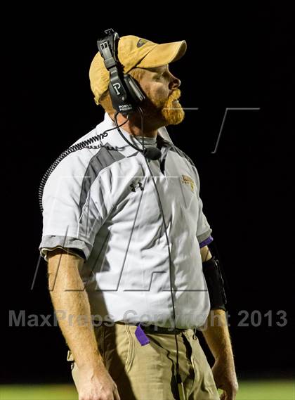 Thumbnail 2 in Elkhorn vs Pewaukee (WIAA D3 Round 1 Playoff) photogallery.