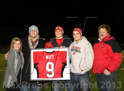 Thumbnail 1 in Elkhorn vs Pewaukee (WIAA D3 Round 1 Playoff) photogallery.