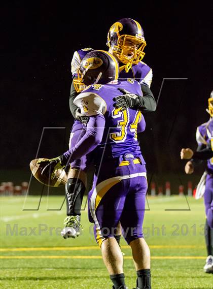 Thumbnail 1 in Elkhorn vs Pewaukee (WIAA D3 Round 1 Playoff) photogallery.