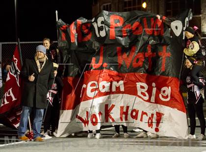 Thumbnail 2 in Elkhorn vs Pewaukee (WIAA D3 Round 1 Playoff) photogallery.