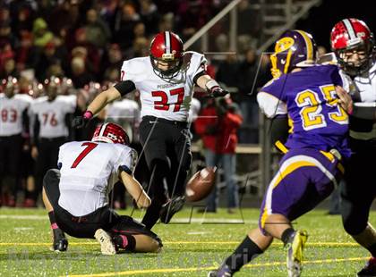 Thumbnail 2 in Elkhorn vs Pewaukee (WIAA D3 Round 1 Playoff) photogallery.