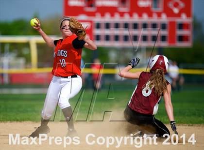 Thumbnail 2 in Clarke @ Island Trees (Section VIII Class A Semifinal) photogallery.