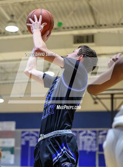 Thumbnail 3 in Grain Valley vs St. Michael the Archangel - Sonic Showdown photogallery.