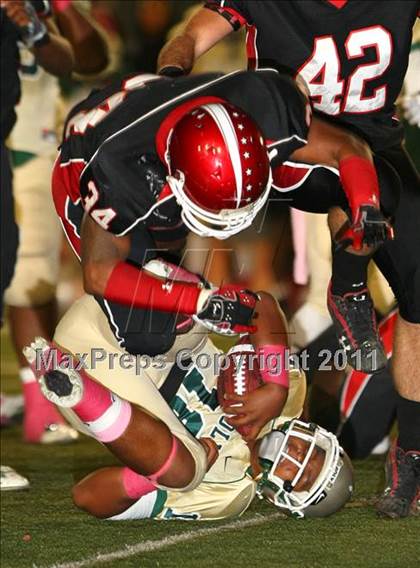 Thumbnail 3 in Long Beach Poly @ Lakewood photogallery.
