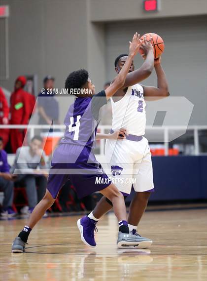 Thumbnail 2 in Ridge Point vs. Angleton (McDonald's Texas Invitational) photogallery.