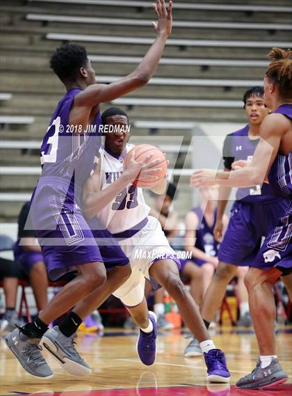 Thumbnail 3 in Ridge Point vs. Angleton (McDonald's Texas Invitational) photogallery.
