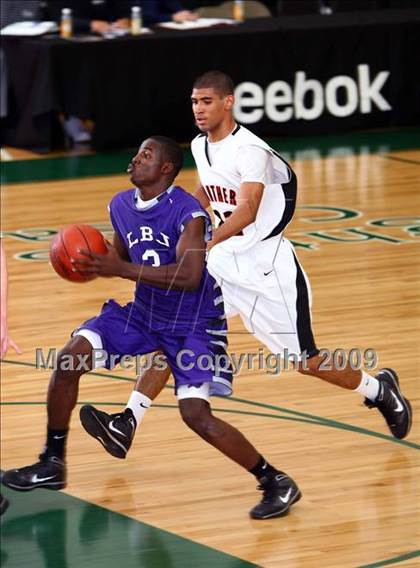 Thumbnail 2 in St. Pius X vs. Johnson (Texas Jamboree) photogallery.