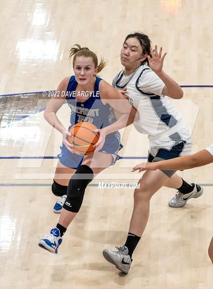 Thumbnail 3 in Fremont vs. Sierra Canyon (Utah Holiday Hoopfest) photogallery.