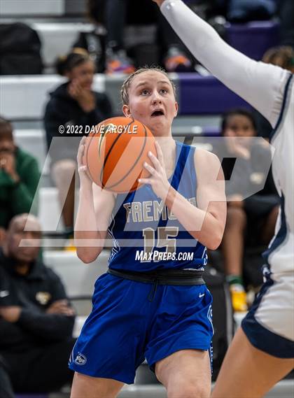 Thumbnail 2 in Fremont vs. Sierra Canyon (Utah Holiday Hoopfest) photogallery.