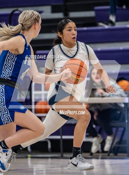 Thumbnail 2 in Fremont vs. Sierra Canyon (Utah Holiday Hoopfest) photogallery.