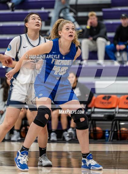 Thumbnail 1 in Fremont vs. Sierra Canyon (Utah Holiday Hoopfest) photogallery.