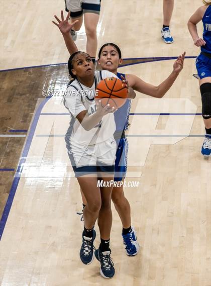 Thumbnail 1 in Fremont vs. Sierra Canyon (Utah Holiday Hoopfest) photogallery.