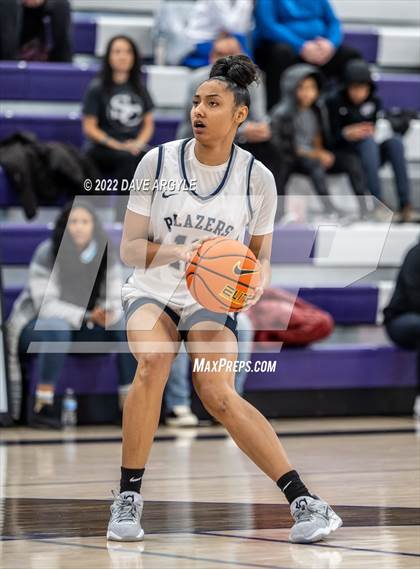 Thumbnail 3 in Fremont vs. Sierra Canyon (Utah Holiday Hoopfest) photogallery.