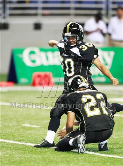 Thumbnail 3 in Mercedes vs. Calhoun (Texas Football Classic) photogallery.