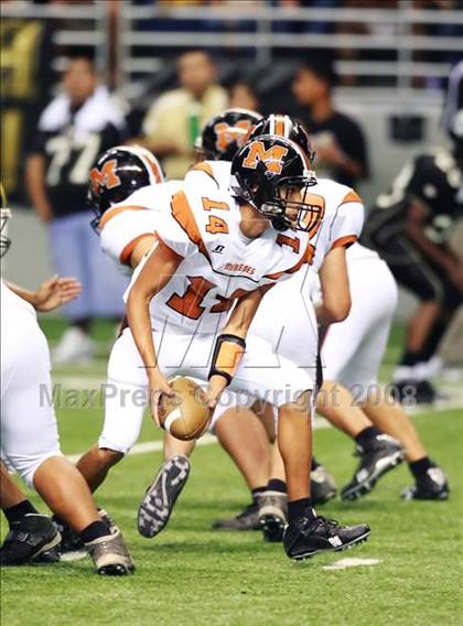 Thumbnail 2 in Mercedes vs. Calhoun (Texas Football Classic) photogallery.