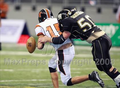 Thumbnail 2 in Mercedes vs. Calhoun (Texas Football Classic) photogallery.
