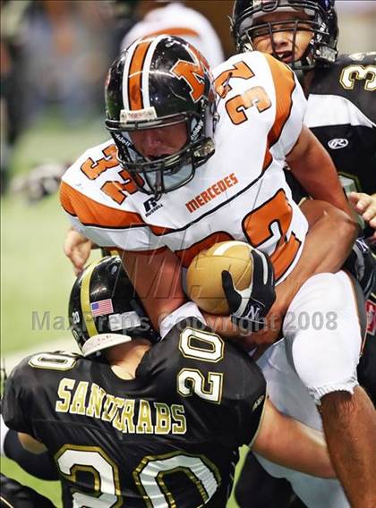 Thumbnail 2 in Mercedes vs. Calhoun (Texas Football Classic) photogallery.