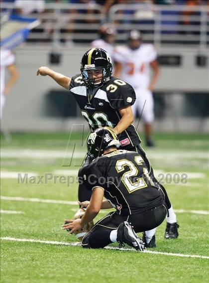 Thumbnail 1 in Mercedes vs. Calhoun (Texas Football Classic) photogallery.