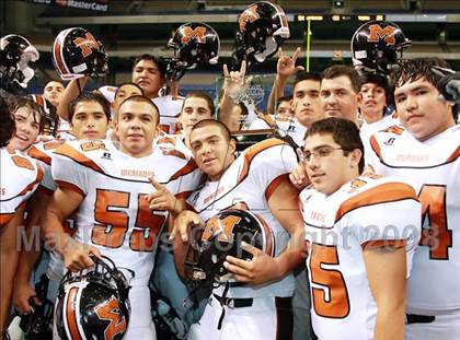 Thumbnail 2 in Mercedes vs. Calhoun (Texas Football Classic) photogallery.