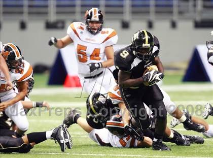Thumbnail 3 in Mercedes vs. Calhoun (Texas Football Classic) photogallery.