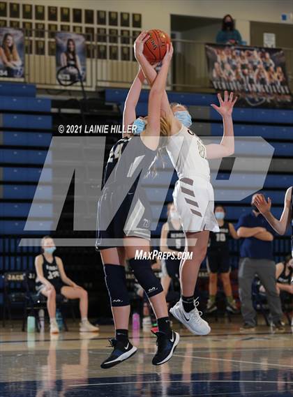 Thumbnail 1 in Bemidji vs. Fergus Falls photogallery.