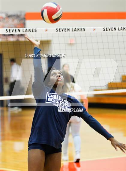 Thumbnail 3 in Seven Lakes vs Mayde Creek photogallery.