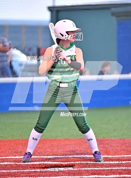 Thumbnail 2 in Thorndale vs Latexo (UIL 2A Regional Quarterfinal) photogallery.