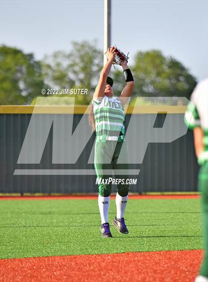 Thumbnail 3 in Thorndale vs Latexo (UIL 2A Regional Quarterfinal) photogallery.
