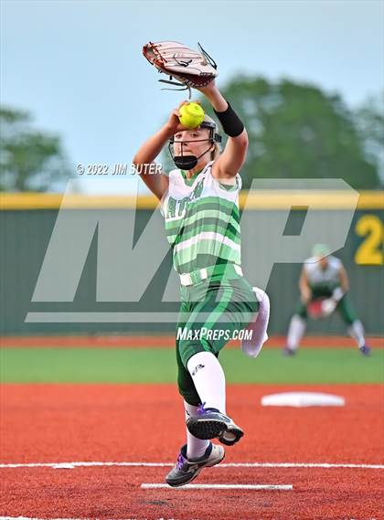Thumbnail 2 in Thorndale vs Latexo (UIL 2A Regional Quarterfinal) photogallery.