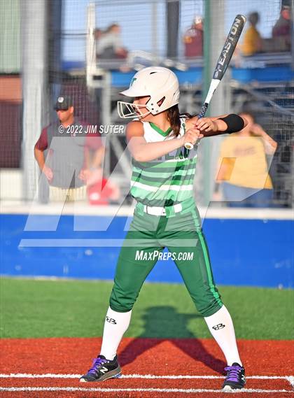 Thumbnail 2 in Thorndale vs Latexo (UIL 2A Regional Quarterfinal) photogallery.