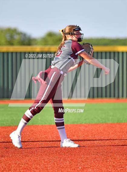 Thumbnail 2 in Thorndale vs Latexo (UIL 2A Regional Quarterfinal) photogallery.