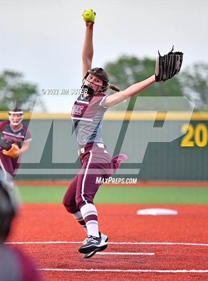 Thumbnail 2 in Thorndale vs Latexo (UIL 2A Regional Quarterfinal) photogallery.