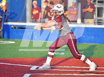 Thumbnail 3 in Thorndale vs Latexo (UIL 2A Regional Quarterfinal) photogallery.