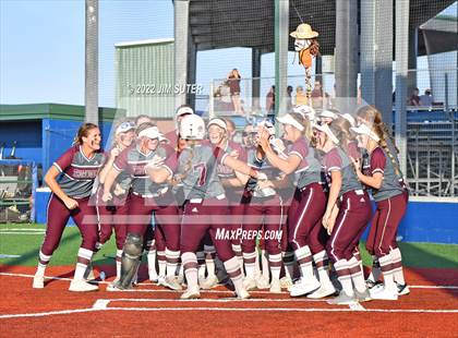 Thumbnail 3 in Thorndale vs Latexo (UIL 2A Regional Quarterfinal) photogallery.