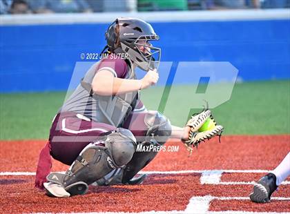 Thumbnail 3 in Thorndale vs Latexo (UIL 2A Regional Quarterfinal) photogallery.