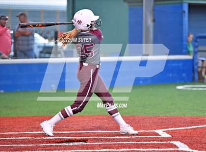 Thumbnail 1 in Thorndale vs Latexo (UIL 2A Regional Quarterfinal) photogallery.