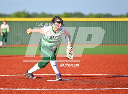 Thumbnail 3 in Thorndale vs Latexo (UIL 2A Regional Quarterfinal) photogallery.