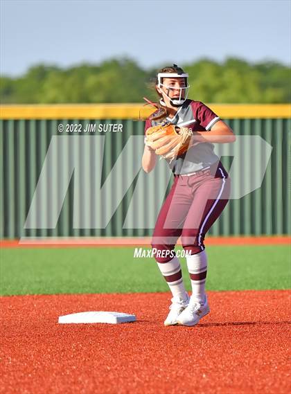 Thumbnail 1 in Thorndale vs Latexo (UIL 2A Regional Quarterfinal) photogallery.
