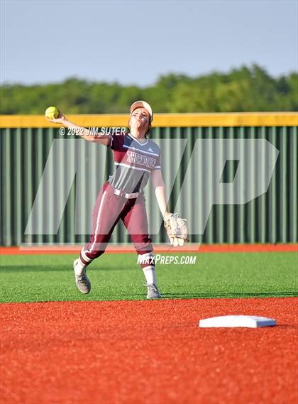 Thumbnail 2 in Thorndale vs Latexo (UIL 2A Regional Quarterfinal) photogallery.